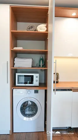 Unique Studio with Modern Design and California Charm – Your New Home or Investment!